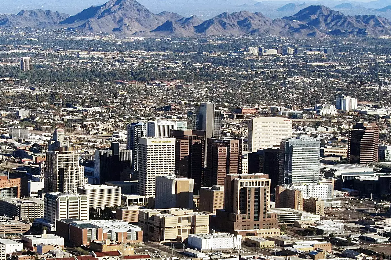 Phoenix_AZ_Downtown_from_airplane_cropped.webp