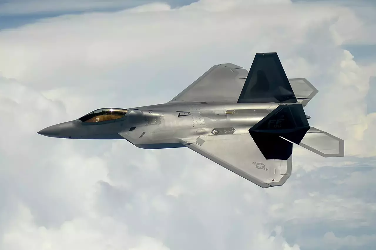 f-22-120710-F-JQ435-079.webp